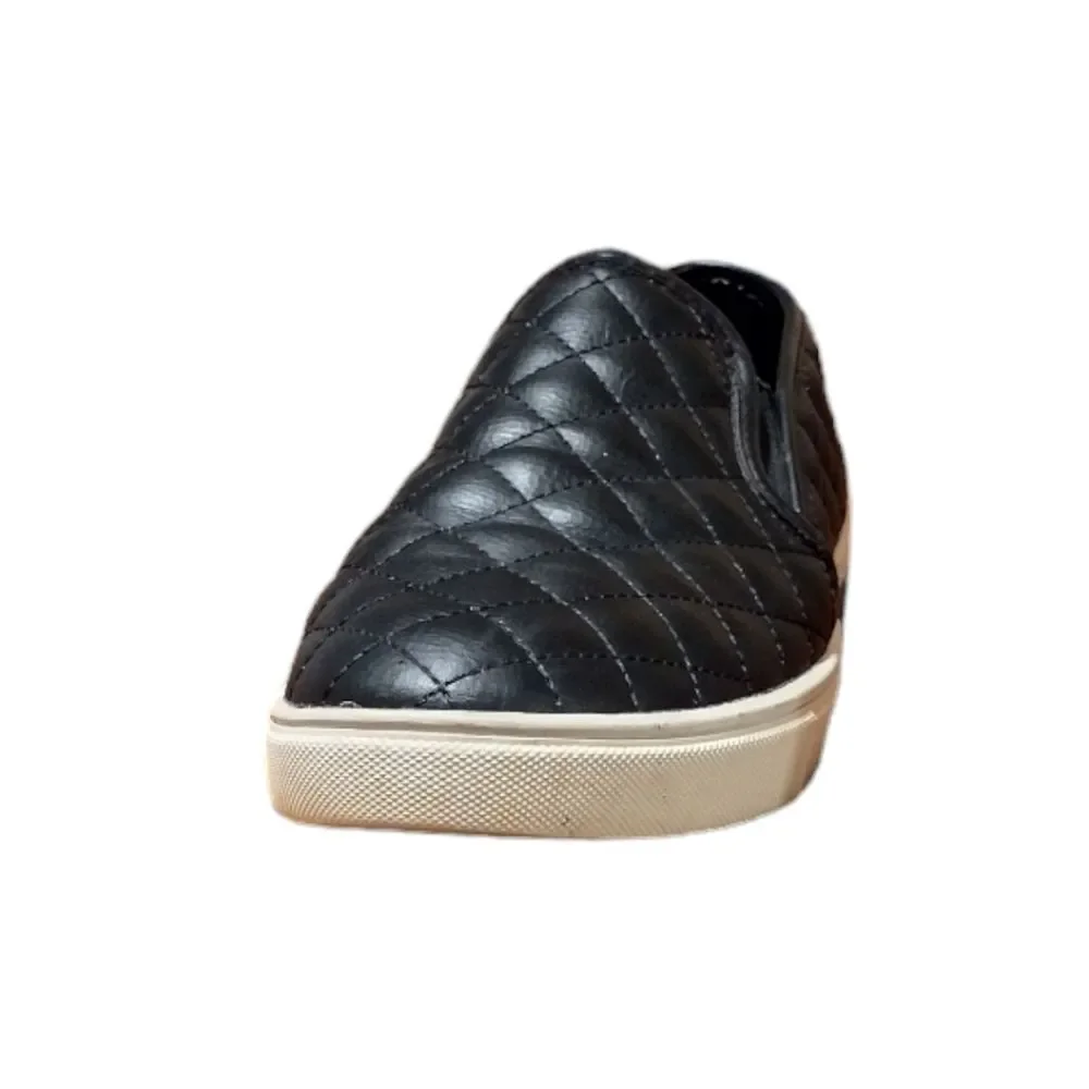 Pre-Owned Used Great Condition Steve Madden ECENTRCQ BLACK Slip Ons Size 8M!